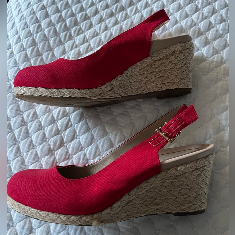 Vionic red slingback wedge espidrilles - Picture 2 of 10
